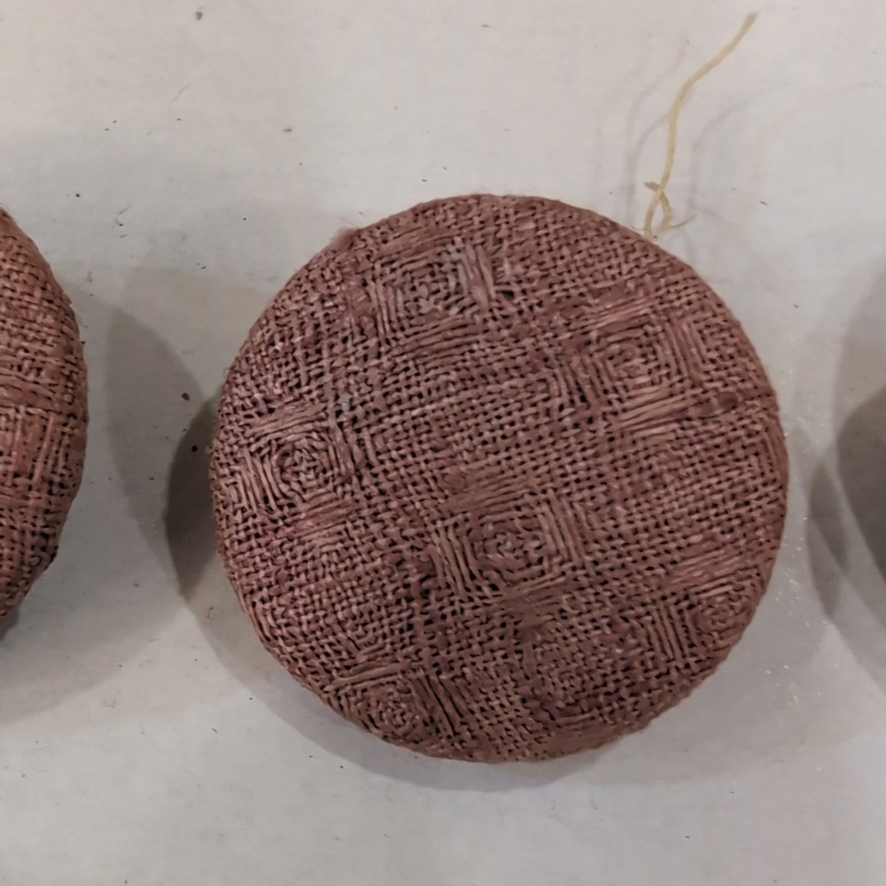 Set of 3 Vintage Pink Round Fabric Covered Buttons & Metal Back - Picture 2 of 4
